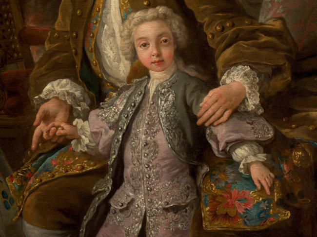 Dame à sa toilette sous Louis XV : broderies, galons, dentelles